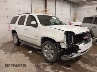 2009 GMC Yukon SLE w/3SB with VIN 1GKFK23079R230904, listed as a IAAI auction lot 41613418 with 90,262 mi miles. Bid and sale history available at carsss.com. Image 1.