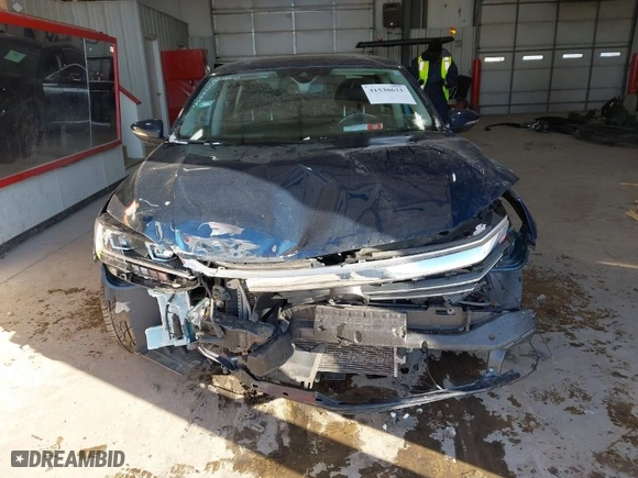 2020 Volkswagen Passat 2.0T SEL with VIN 1VWCA7A34LC025625, listed as a IAAI auction lot 41530621 with 52,219 mi miles. Bid and sale history available at carsss.com. Image 12.