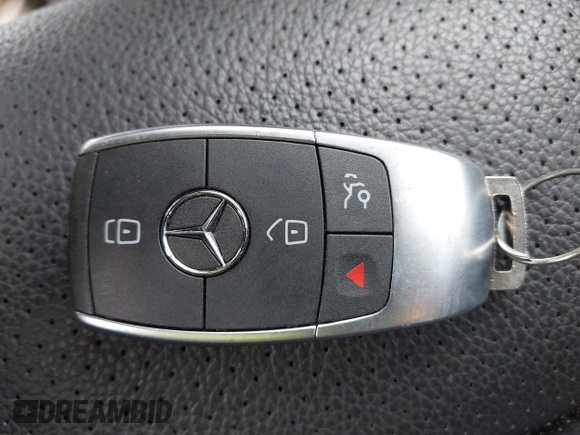 2020 Mercedes-Benz GLC 300 z VIN W1N0G8EBXLF853441, wystawiony jako IAAI lot #42117731 z przebiegiem 75 182 mil mil oraz . Historia ofert i sprzedaży dostępna na DreamBid. Obrazek 11.