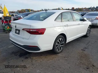 2022 Volkswagen Jetta with VIN 3VWNM7BU0NM020740, listed as a IAAI auction lot 40719285 with 43,570 mi miles and . Bid and sale history available at DreamBid. Image 4.