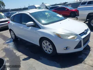 2012 Ford Focus SE with VIN 1FAHP3K2XCL120265, listed as a IAAI auction lot 42003627 with 1 mi miles. Bid and sale history available at carsss.com. Image 1.