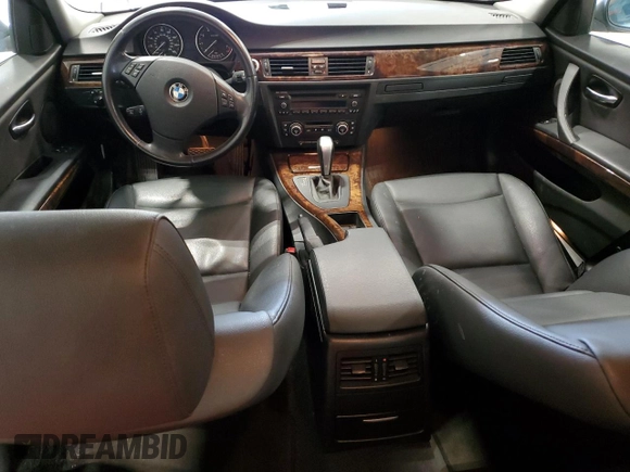 2008 BMW 3 Series 328xi z VIN WBAVC93588K039103, wystawiony jako Copart lot #52604335 z przebiegiem 149 843 mil mil oraz Nie do naprawy • Non repairable. Historia ofert i sprzedaży dostępna na DreamBid. Obrazek 8.