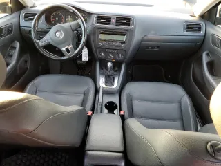 2011 Volkswagen Jetta SE with VIN 3VWDZ7AJ5BM346646, listed as a Copart auction lot 81975254 with 143,631 mi miles and Non repairable. Bid and sale history available at DreamBid. Image 8.