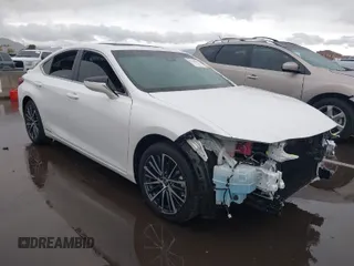 2022 Lexus ES 300h z VIN 58ADA1C11NU021128, wystawiony jako IAAI lot #41745866 z przebiegiem 48 555 mil mil oraz . Historia ofert i sprzedaży dostępna na DreamBid. Obrazek 1.