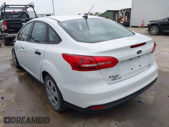 2018 Ford Focus S with VIN 1FADP3E23JL212714, listed as a IAAI auction lot 41895883 with 116,658 mi miles. Bid and sale history available at carsss.com. Image 3.