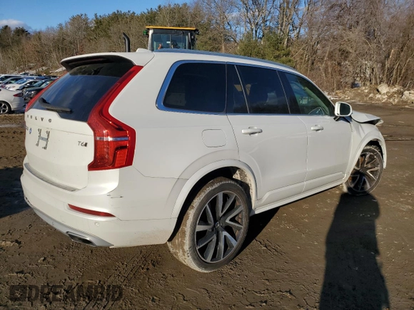 2021 Volvo XC90 Momentum with VIN YV4A221K3M1675588, listed as a Copart auction lot 47232725 with 39,787 mi miles and Clean Title. Bid and sale history available at carsss.com. Image 3.