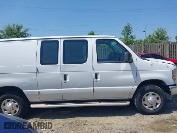 2013 Ford Econoline Cargo Commercial z VIN 1FTNE2EW7DDA46178, wystawiony jako IAAI lot #42541409 z przebiegiem 269 178 mil mil oraz . Historia ofert i sprzedaży dostępna na DreamBid. Obrazek 13.