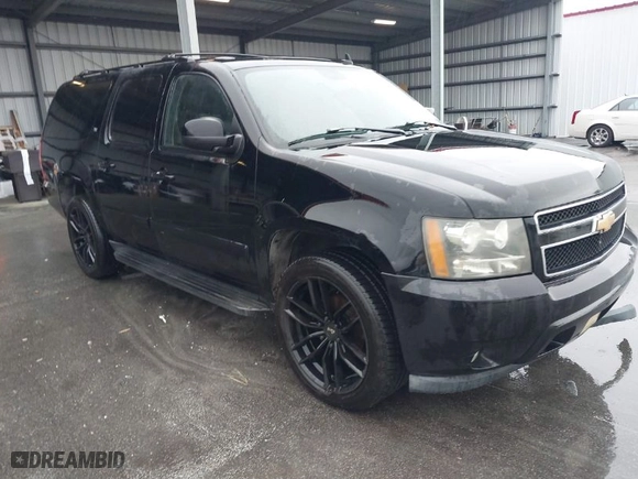 2007 Chevrolet Suburban LTZ with VIN 3GNFC16077G117408, listed as a IAAI auction lot 41834363 with 187,857 mi miles. Bid and sale history available at carsss.com. Image 1.