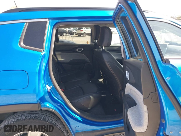 2022 Jeep Compass Latitude with VIN 3C4NJDBB5NT178361, listed as a IAAI auction lot 41874823 with 37,241 mi miles and . Bid and sale history available at DreamBid. Image 8.