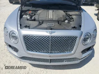 2017 Bentley Bentayga W12 z VIN SJAAC2ZV1HC012546, wystawiony jako Copart lot #68628744 z przebiegiem 49 070 mil mil oraz Szkoda całkowita • Salvage title. Historia ofert i sprzedaży dostępna na DreamBid. Obrazek 11.