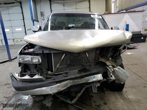 2001 Chevrolet Silverado 1500 LT with VIN 2GCEK19T411297380, listed as a Copart auction lot 44076985 with 195,532 mi miles and Salvage Title. Bid and sale history available at carsss.com. Image 5.