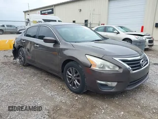 2015 Nissan Altima S z VIN 1N4AL3AP3FN897597, wystawiony jako IAAI lot #42125641 z przebiegiem 175 066 mil mil oraz . Historia ofert i sprzedaży dostępna na DreamBid. Obrazek 1.