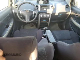 2004 Scion xA z VIN JTKKT624540072538, wystawiony jako Copart lot #74452564 z przebiegiem 334 209 mil mil oraz Szkody całkowita. Historia ofert i sprzedaży dostępna na DreamBid. Obrazek 8.