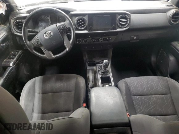 2017 Toyota Tacoma SR5 z VIN 3TMCZ5AN3HM087489, wystawiony jako Copart lot #53017955 z przebiegiem Nie podano mil oraz Szkoda całkowita • Salvage title. Historia ofert i sprzedaży dostępna na DreamBid. Obrazek 8.