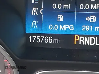 2015 Ford Focus SE с VIN 1FADP3K28FL242545, выставлен на аукционе IAAI как лот 41860182 с пробегом 175 766 миль миль и . История ставок и продаж доступна на DreamBid. Изображение 7.