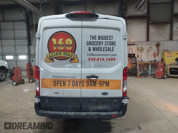 2020 Ford Transit Cargo z VIN 1FTBR2C81LKA68599, wystawiony jako IAAI lot #41381157 z przebiegiem 63 382 mil mil oraz . Historia ofert i sprzedaży dostępna na DreamBid. Obrazek 16.