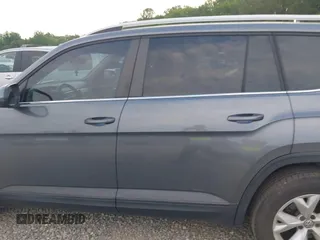 2018 Volkswagen Atlas SE с VIN 1V2DR2CA6JC535940, выставлен на аукционе IAAI как лот 42160564 с пробегом 101 140 миль миль и . История ставок и продаж доступна на DreamBid. Изображение 14.