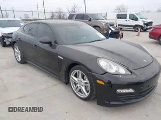 2013 Porsche Panamera with VIN WP0AA2A70DL011450, listed as a IAAI auction lot 41603123 with 97,212 mi miles. Bid and sale history available at carsss.com. Image 1.