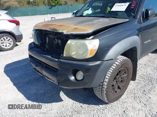 2008 Toyota Tacoma PreRunner with VIN 5TEJU62N98Z519967, listed as a IAAI auction lot 41816871 with 251,519 mi miles. Bid and sale history available at carsss.com. Image 6.