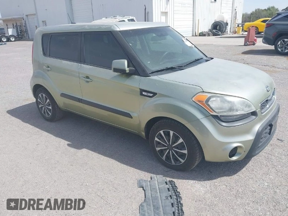 2013 Kia Soul with VIN KNDJT2A50D7589713, listed as a IAAI auction lot 41916888 with 240,486 mi miles. Bid and sale history available at carsss.com. Image 1.