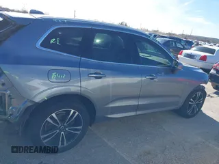 2020 Volvo XC60 Momentum with VIN YV4A22RK7L1586688, listed as a IAAI auction lot 41257331 with 38,393 mi miles and . Bid and sale history available at DreamBid. Image 14.