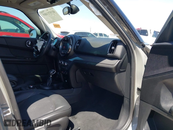 2019 MINI Countryman Cooper with VIN WMZYS7C59K3F45342, listed as a IAAI auction lot 41975489 with 113,898 mi miles and . Bid and sale history available at DreamBid. Image 5.