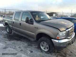 2003 Ford Super Duty F-250 XL with VIN 1FTNW21FX3EB06899, listed as a IAAI auction lot 41676520 with 286,586 mi miles. Bid and sale history available at carsss.com. Image 1.
