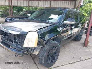 2007 Cadillac Escalade ESV with VIN 1GYFK66827R305133, listed as a IAAI auction lot 42488643 with 306,633 mi miles and . Bid and sale history available at DreamBid. Image 2.