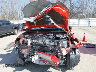 2024 Toyota 4Runner TRD Off Road z VIN JTERU5JR4R6286298, wystawiony jako IAAI lot #41748324 z przebiegiem 9 707 mil mil oraz . Historia ofert i sprzedaży dostępna na DreamBid. Obrazek 13.