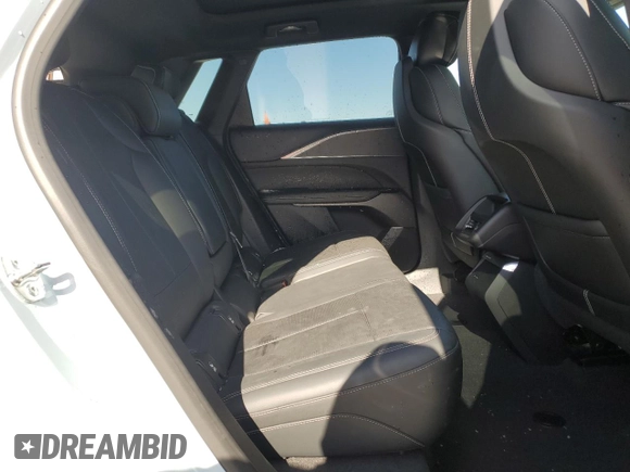 2024 Cadillac LYRIQ Sport z VIN 1GYKPTRL9RZ122152, wystawiony jako Copart lot #44753205 z przebiegiem 8844 mil mil oraz Szkody całkowita. Historia ofert i sprzedaży dostępna na DreamBid. Obrazek 11.