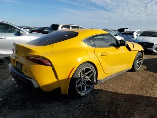 2022 Toyota GR Supra 3.0 with VIN WZ1DB0C08NW050528, listed as a Copart auction lot 89214945 with 33,060 mi miles and Salvage Title. Bid and sale history available at carsss.com. Image 3.