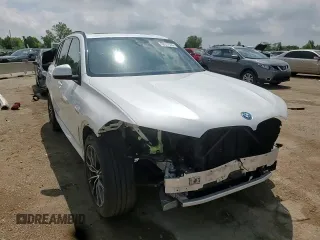 2022 BMW X5 xDrive45e with VIN 5UXTA6C06N9J13414, listed as a Copart auction lot 60317535 with 53,767 mi miles and Salvage title. Bid and sale history available at DreamBid. Image 14.
