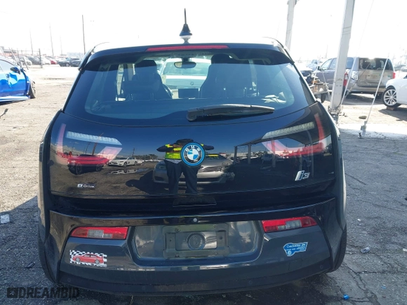 2015 BMW i3 with VIN WBY1Z4C53FV502262, listed as a IAAI auction lot 41746285 with 74,157 mi miles. Bid and sale history available at carsss.com. Image 16.