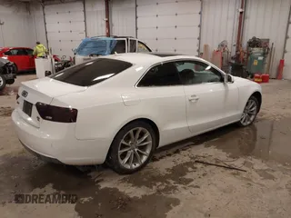 2013 Audi A5 Premium Plus z VIN WAULFAFR7DA012604, wystawiony jako IAAI lot #41562285 z przebiegiem 121 000 mil mil oraz . Historia ofert i sprzedaży dostępna na DreamBid. Obrazek 4.