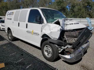 2014 GMC Savana Cargo Van with VIN 1GTW7FCA7E1910050, listed as a Copart auction lot 81046724 with 0 mi miles and Salvage Title. Bid and sale history available at carsss.com. Image 4.