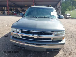 2002 Chevrolet Tahoe LT with VIN 1GNEC13Z92R273473, listed as a IAAI auction lot 41841071 with 290,007 mi miles. Bid and sale history available at carsss.com. Image 6.