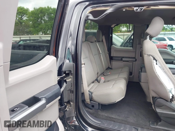 2017 Ford F-150 XL z VIN 1FTEX1EP5HFC75756, wystawiony jako IAAI lot #41879649 z przebiegiem 97 076 mil mil oraz . Historia ofert i sprzedaży dostępna na DreamBid. Obrazek 8.