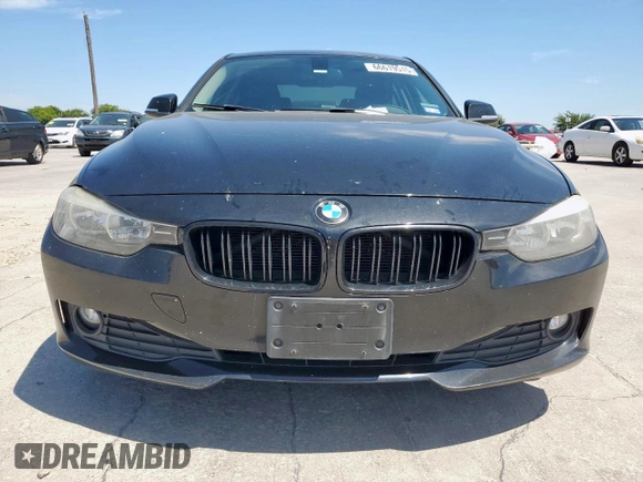 2013 BMW 3 Series 320i xDrive z VIN WBA3C3C55DF981519, wystawiony jako Copart lot #66619515 z przebiegiem 139 962 mil mil oraz Czysty tytuł • Clean title. Historia ofert i sprzedaży dostępna na DreamBid. Obrazek 5.