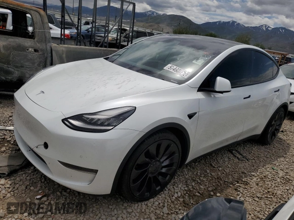 2020 Tesla Model Y Long Range z VIN 5YJYGDEF3LF028061, wystawiony jako Copart lot #57493175 z przebiegiem Nie podano mil oraz Czysty tytuł • Clean title. Historia ofert i sprzedaży dostępna na DreamBid. Obrazek 1.