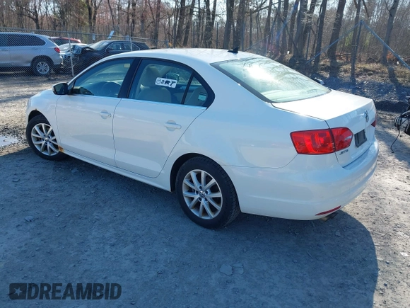 2013 Volkswagen Jetta Sedan SE with VIN 3VWDP7AJ7DM428578, listed as a IAAI auction lot 42068090 with 198,154 mi miles. Bid and sale history available at carsss.com. Image 3.