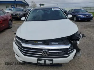 2019 Volkswagen Jetta SEL z VIN 3VWE57BU6KM081373, wystawiony jako Copart lot #54739325 z przebiegiem 65 381 mil mil oraz Czysty tytuł • Clean title. Historia ofert i sprzedaży dostępna na DreamBid. Obrazek 5.