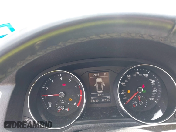 2018 Volkswagen Passat S z VIN 1VWAA7A35JC040106, wystawiony jako IAAI lot #41921626 z przebiegiem 60 785 mil mil oraz . Historia ofert i sprzedaży dostępna na DreamBid. Obrazek 7.