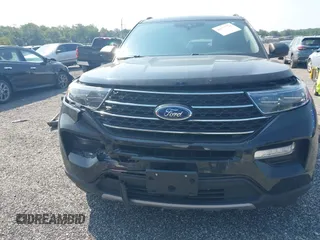 2020 Ford Explorer XLT with VIN 1FMSK7DH2LGB61436, listed as a IAAI auction lot 40177724 with 76,636 mi miles. Bid and sale history available at carsss.com. Image 12.
