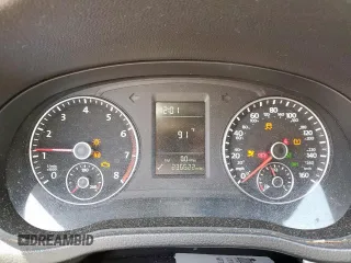 2014 Volkswagen Passat Wolfsburg Edition z VIN 1VWAT7A36EC030197, wystawiony jako Copart lot #59638335 z przebiegiem 236 622 mil mil oraz Szkoda całkowita • Salvage title. Historia ofert i sprzedaży dostępna na DreamBid. Obrazek 9.