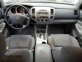 2006 Toyota Tacoma z VIN 5TELU42N46Z200356, wystawiony jako Copart lot #49065915 z przebiegiem 215 191 mil mil oraz Szkoda całkowita • Salvage title. Historia ofert i sprzedaży dostępna na DreamBid. Obrazek 8.