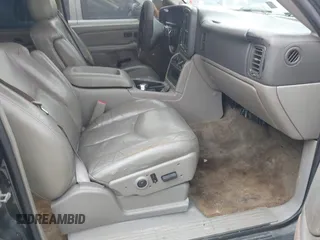 2005 Chevrolet Tahoe LT z VIN 1GNEC13T15J138079, wystawiony jako IAAI lot #42656164 z przebiegiem 331 287 mil mil oraz . Historia ofert i sprzedaży dostępna na DreamBid. Obrazek 5.