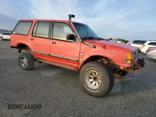 1993 Ford Explorer Eddie Bauer z VIN 1FMDU34X3PUA60013, wystawiony jako Copart lot #78548084 z przebiegiem 900 815 mil mil oraz Czysty tytuł • Clean title. Historia ofert i sprzedaży dostępna na DreamBid. Obrazek 4.
