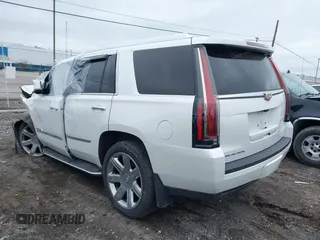 2019 Cadillac Escalade Luxury z VIN 1GYS4BKJ1KR301383, wystawiony jako IAAI lot #42205536 z przebiegiem 52 580 mil mil oraz . Historia ofert i sprzedaży dostępna na DreamBid. Obrazek 3.
