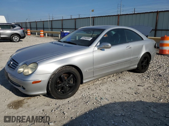 2005 Mercedes-Benz CLK 320 z VIN WDBTJ65J95F147662, wystawiony jako Copart lot #65940304 z przebiegiem 1 523 mil mil oraz Szkoda całkowita • Salvage title. Historia ofert i sprzedaży dostępna na DreamBid. Obrazek 1.