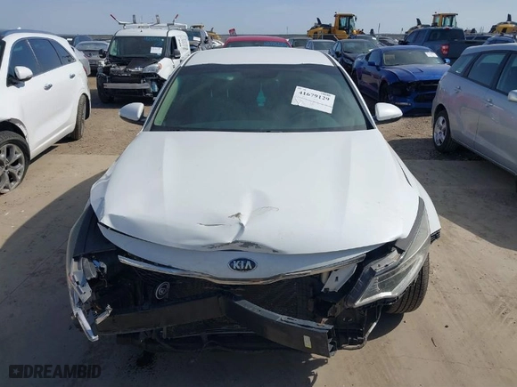 2018 Kia Optima LX with VIN 5XXGT4L30JG236361, listed as a IAAI auction lot 41679129 with 107,068 mi miles. Bid and sale history available at carsss.com. Image 13.